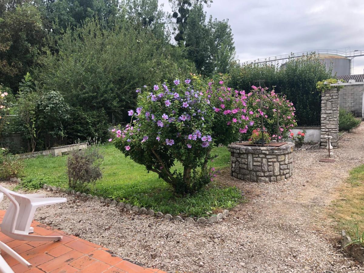 Villa Chez Firmin "Les Ombrages" Mesnac Exterior foto